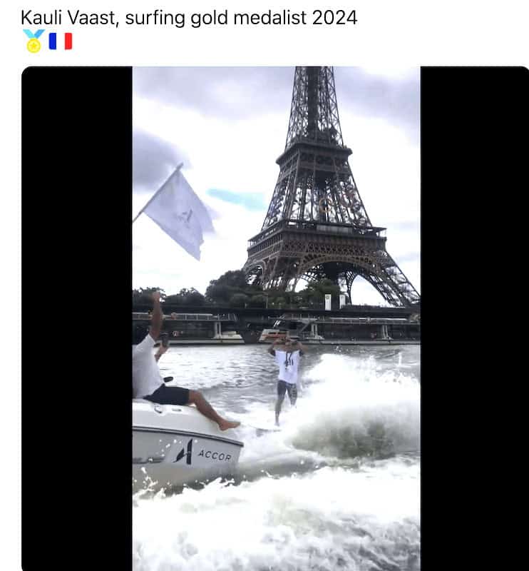 Kauli Vaast on the Seine living Filipe Toledo's dream. Photo: Twitter
